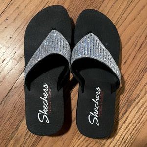 Sketchers Bling flip flops